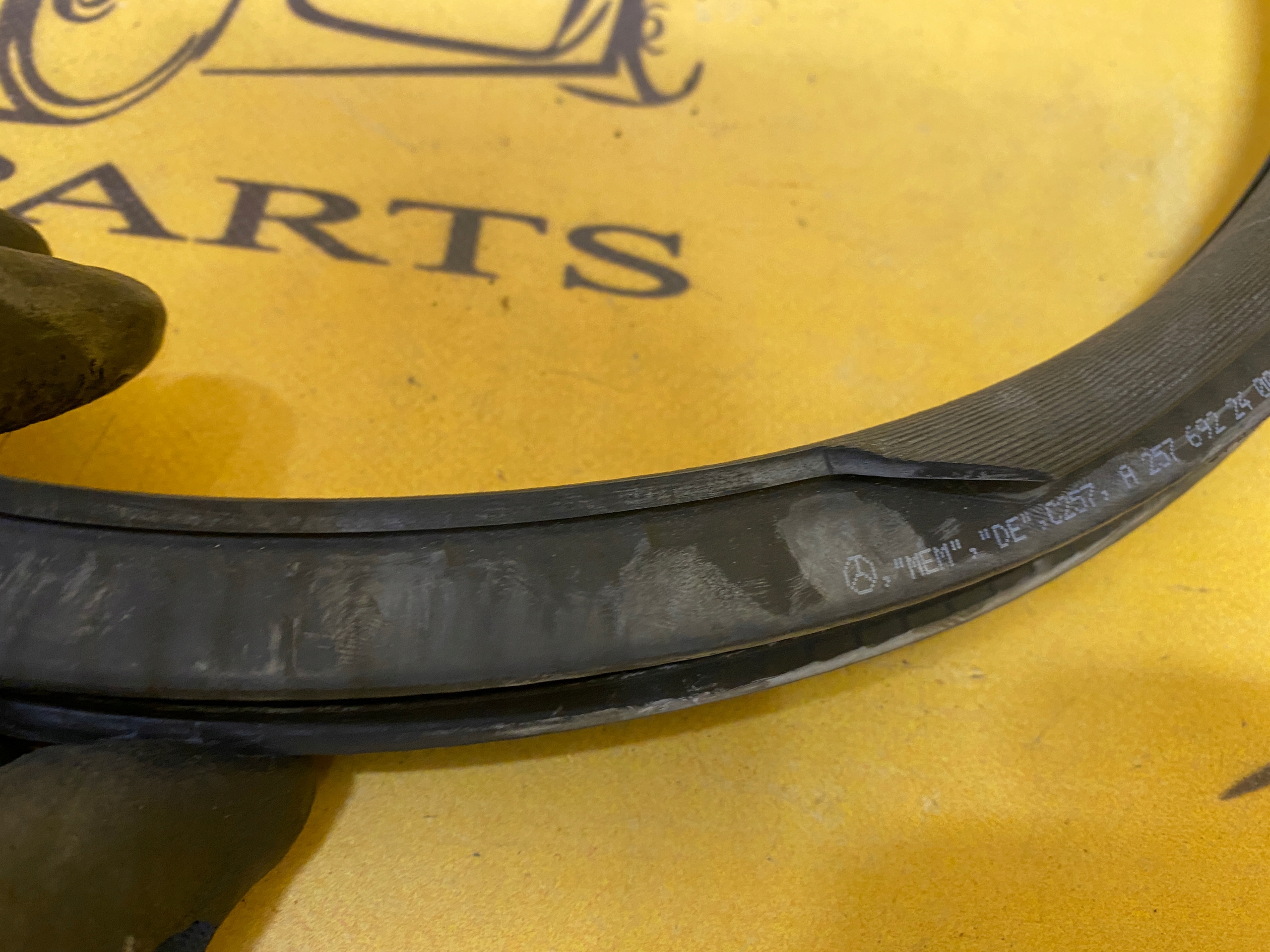 USZCZELKA DRZWI PRAWY TYŁ MERCEDES W257