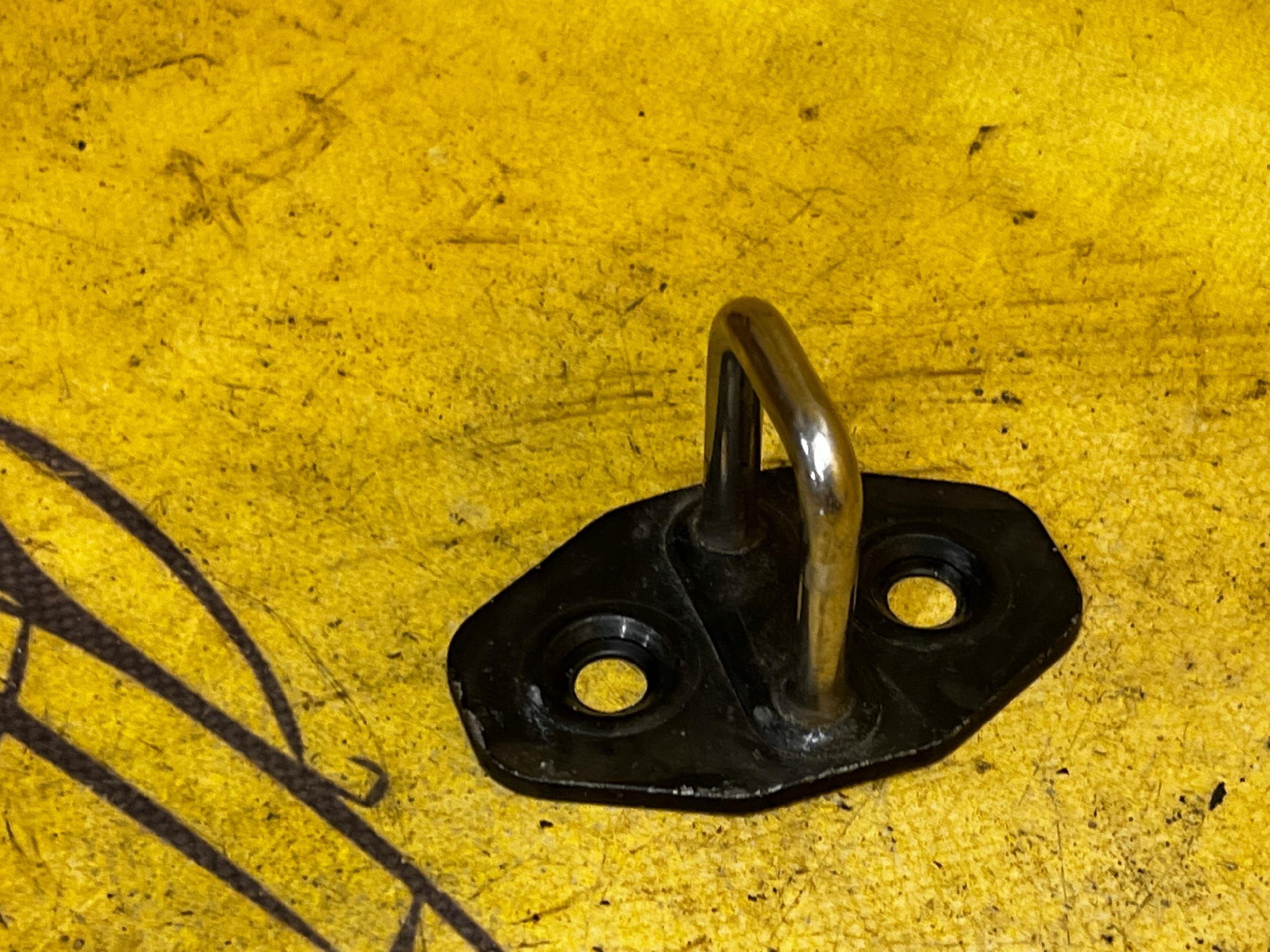 RYGIEL ZAMKA KLAPY BAGAŻNIKA TYŁ VW TOUAREG 7P