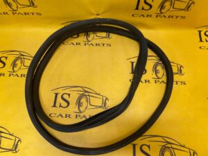 USZCZELKA DRZWI PRZÓD LEWA PRAWA MERCEDES W257