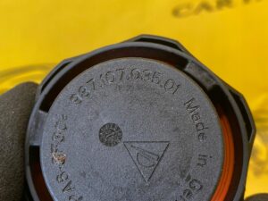 KOREK WLEWU OLEJU SILNIKA PORSCHE 987 CAYMAN