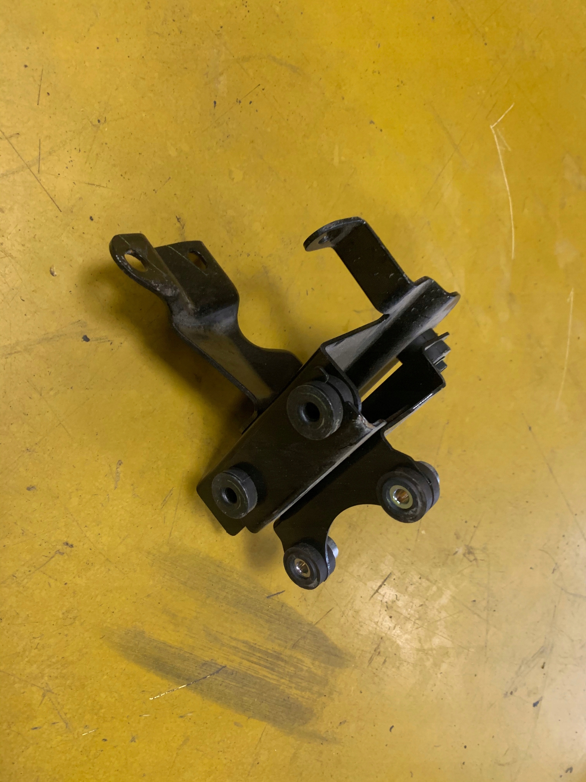 BLACHA MOCOWANIE OSŁONA WSPORNIK NISSAN E-NV200