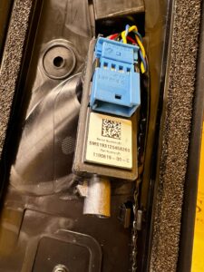 SZKLANY SŁUPEK OSŁONA SŁUPKA B KAMERA BOCZNA PRAWY TESLA MODEL 3 PRZEDLIFT