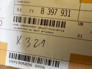 USZCZELKA KOMORY BAGAŻNIKA DACHU BMW Z3 ROADSTER NOWA OEM