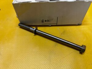 4 X ŚRUBA SZEŚCIOKĄTNA Z PODKŁADKĄ M8X130 ZNNIV SI BMW NOWA OEM