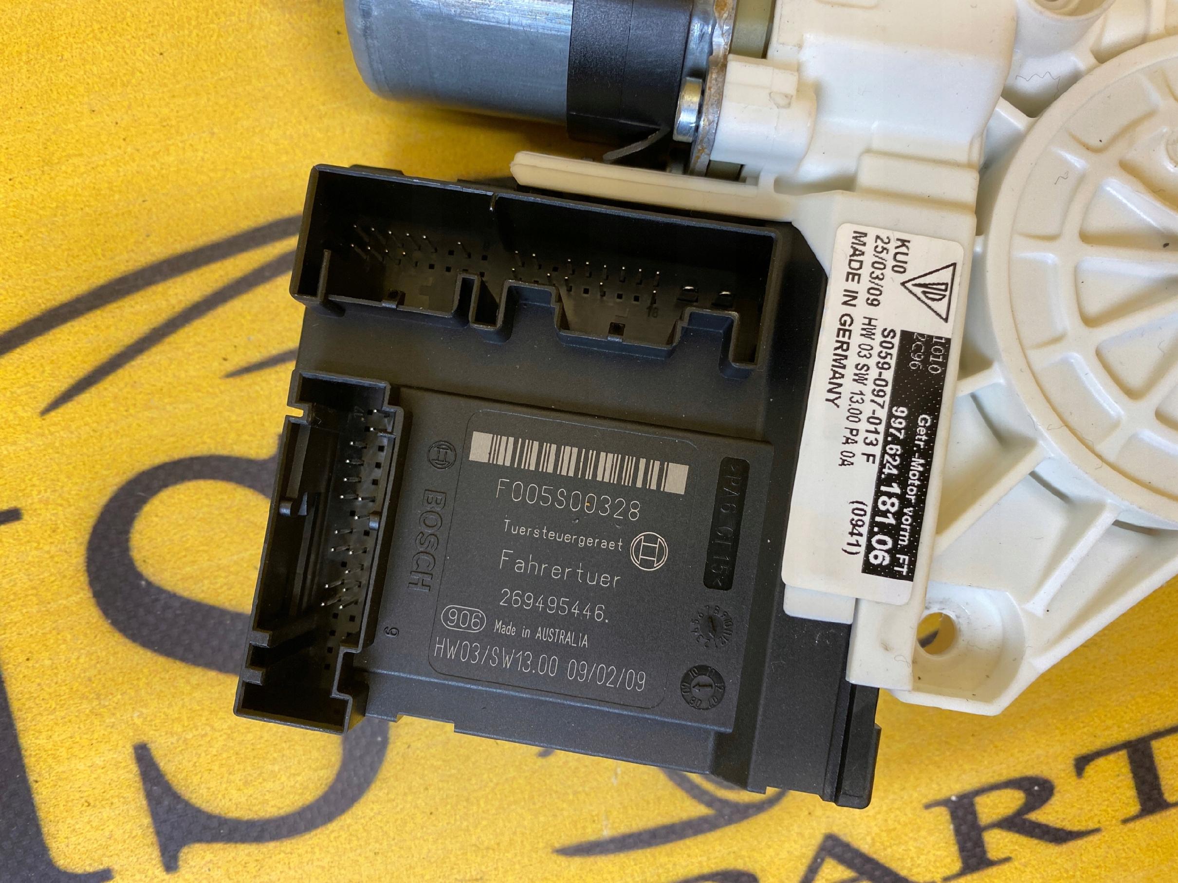 SILNICZEK MECHANIZM SZYBY PORSCHE 987 CAYMAN LEWY