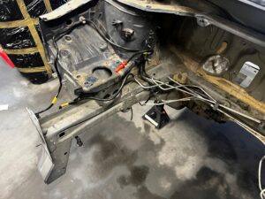 ĆWIARTKA PODŁUŻNICA SŁUPEK PRÓG PRAWY PRZÓD RENAULT CAPTUR I 1