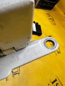 ZAWIAS DRZWI TYŁ LEWY PRAWY INFINITI Q50