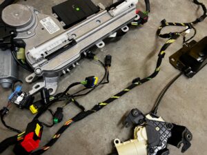 KOMPLET MECHANIZM KLAPY ELEKTRYCZNEJ BAGAŻNIKA PEUGEOT 508 I LIFT KOMBI SW