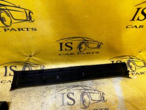 LISTWA OSŁONA OBUDOWA NAKŁADKA PROGU PRZÓD PRAWA TOYOTA HILUX VIII 8