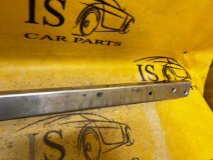 BELKA WSPORNIK WZMOCNIENIE PASA PRZÓD AUDI Q7 SQ7 4M0