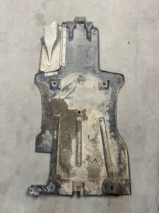 OSŁONA PŁYTA PODWOZIA PORSCHE CAYENNE II 7P5 4.8T