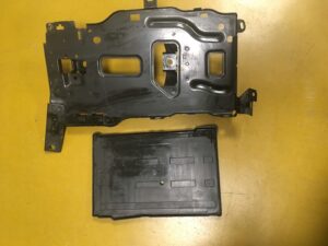 PODSTAWA AKUMULATORA PEUGEOT 308 T9 C4 PICASSO II