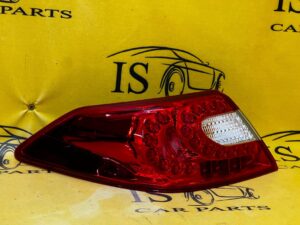 LEWA TYLNA LAMPA W BŁOTNIK INFINITI Q70 M35 EUROPA