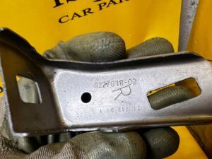 WSPORNIK UCHWYT MOCOWANIE TUNELU PRAWE BMW F22