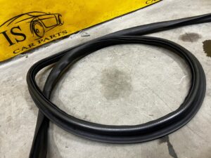 USZCZELKA BAGAŻNIKA KLAPY TYLNEJ TYŁ PORSCHE PANAMERA 970 I LIFT