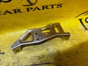 UCHWYT WSPORNIK MOCOWANIE BLACHA TOYOTA HILUX VIII 8