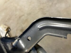 WSPORNIK MOCOWANIE BŁOTNIKA PRZÓD LEWY RENAULT MEGANE IV KPN TEKPN