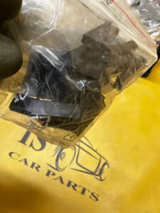 5 X OBUDOWA GNIAZDA 1-BIEG Z WTYCZKĄ PŁASKĄ BMW NOWA OEM