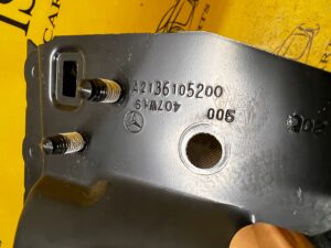 WSPORNIK UCHWYT PODPORA BAGAŻNIKA PRAWY PRAWA MERCEDES E-KLASA W213 KOMBI