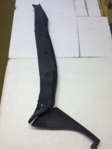 WYPEŁNIENIE BŁOTNIKA LEWY PRZÓD AUDI A8 4H0821111C