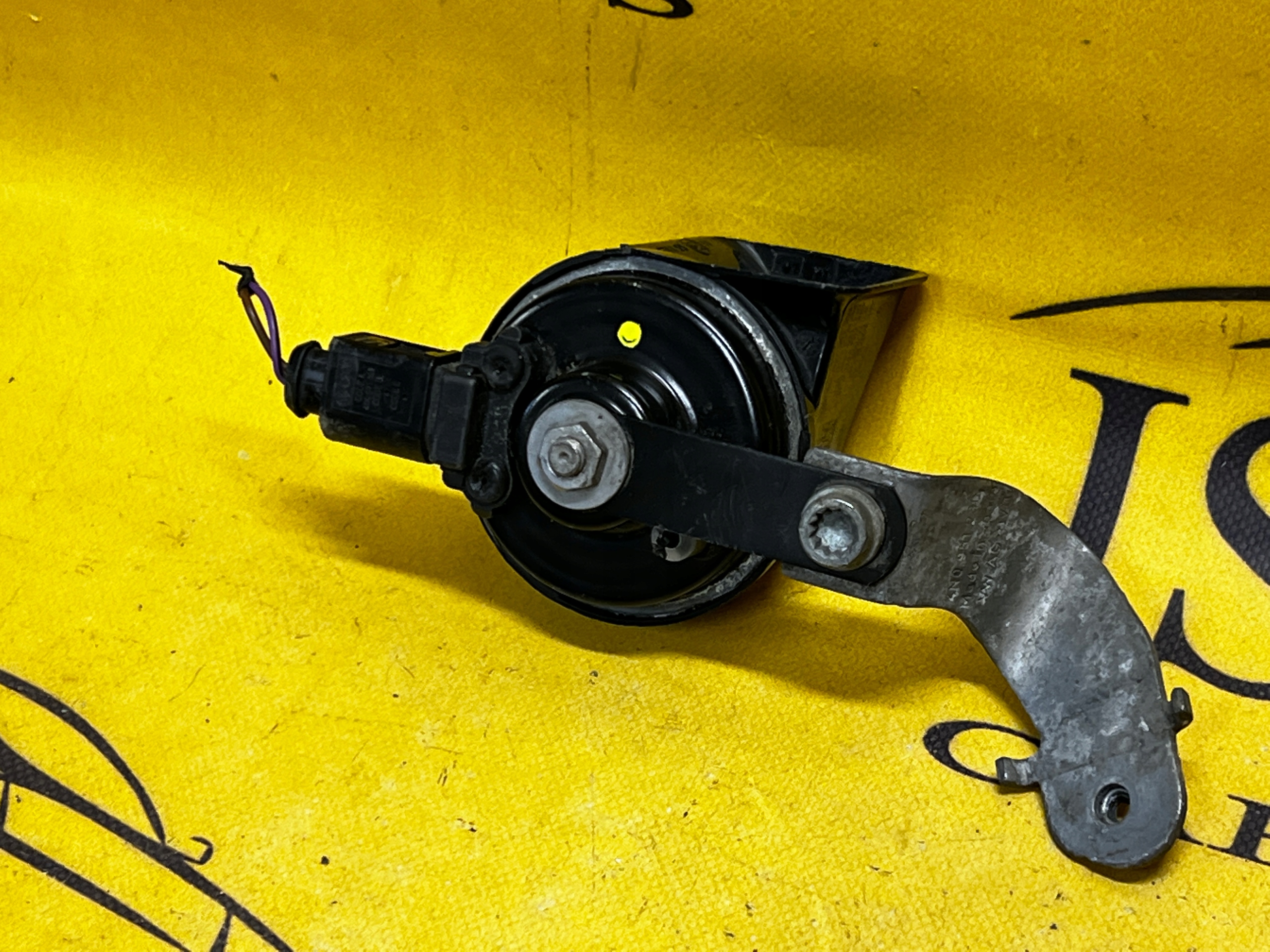 WTYCZKA KLAKSON SYGNAŁ DŹWIĘKOWY AUDI A8 D5