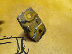 4 X RYGIEL ZAMKA DRZWI PRZÓD TYŁ BMW 3 E90 5 E60 X3 E83