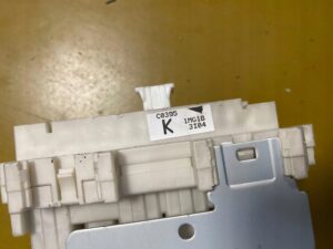 SKRZYNKA BEZPIECZNIKÓW INFINITI Q70 M M35H HYBRYDA