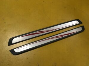 LISTWA NAKŁADKA PROGU DRZWI PRZÓD INFINITI Q30