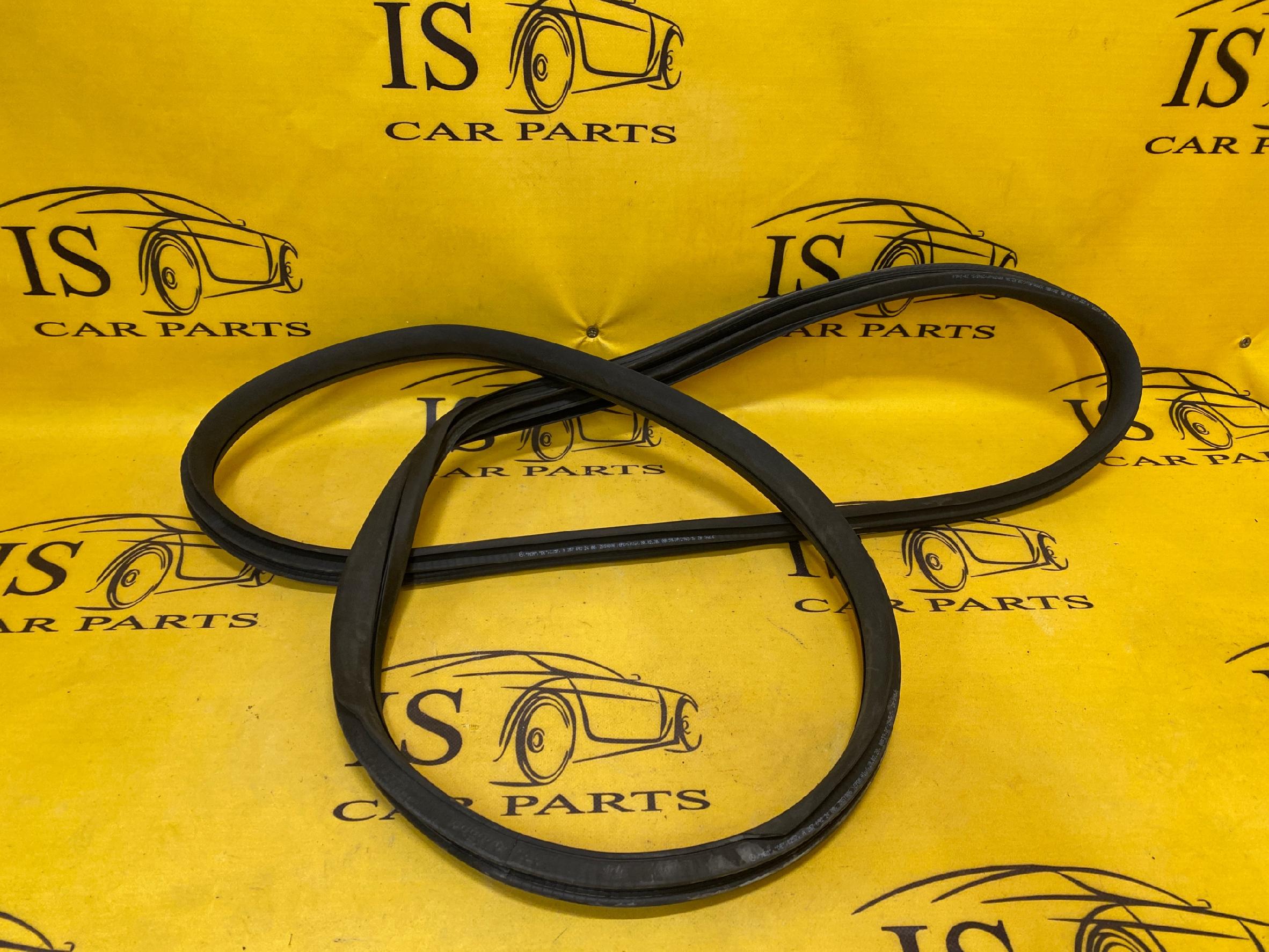 USZCZELKA DRZWI PRAWY TYŁ MERCEDES W257