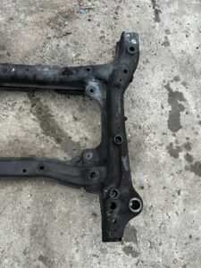 WÓZEK ZAWIESZENIE BELKA SANKI KOŁYSKA PRZÓD MERCEDES C-KLASA W206 2WD RWD