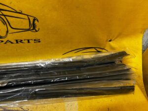 USZCZELKA DOLNEJ KRAWĘDZI DRZWI BMW E46 COMPACT NOWA OEM