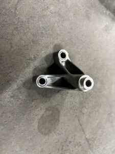 UCHWYT WSPORNIK ROLKI PROWADZĄCEJ AUDI Q7 4L 3.0 TDI