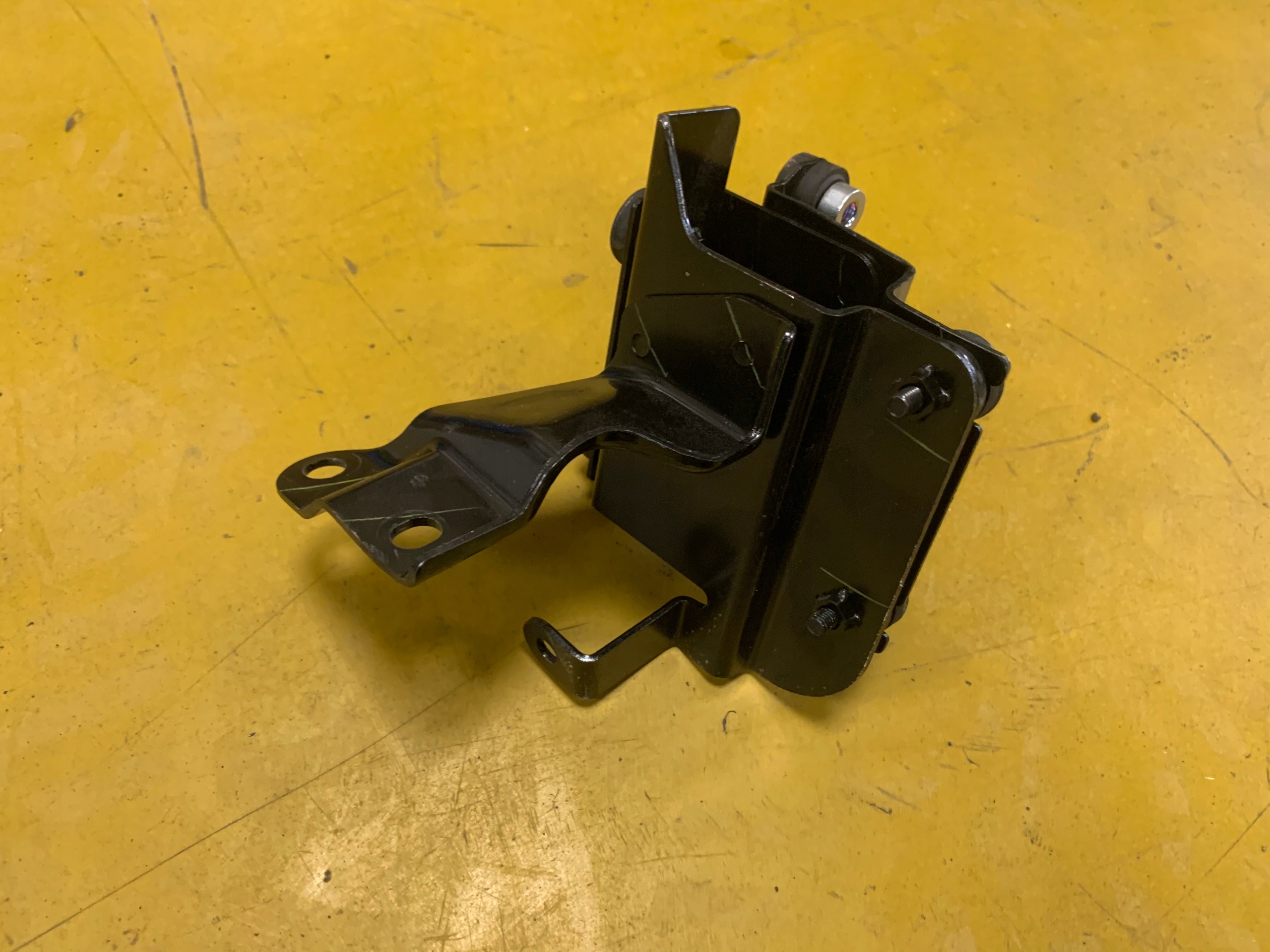 BLACHA MOCOWANIE OSŁONA WSPORNIK NISSAN E-NV200