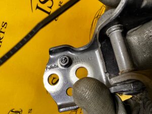 ZAWIASY DRZWI PRZÓD PRZEDNIE LEWY LEWE FORD RANGER MK5 V WILDTRAK