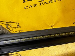 USZCZELKA DRZWI PRZÓD PRAWY LEWY TESLA MODEL 3 PRZEDLIFT