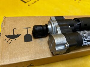 SIŁOWNIK ELEKTRYCZNY KLAPY BAGAŻNIKA TYŁ LEWY BMW 4 F36 NOWY OEM