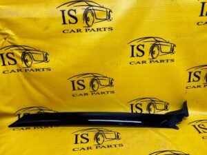 LISTWA SZYBY CZOŁOWEJ PRZÓD PRAWA RANGE ROVER VELAR L560