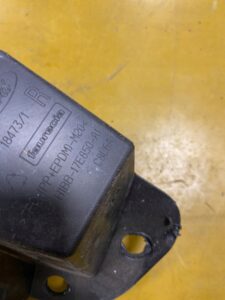 ŚLIZG MOCOWANIE ZDERZAKA PRAWY TYŁ FORD FIESTA MK8