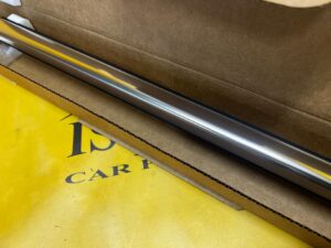 LISTWA ZGARNIAJĄCA DRZWI PRZÓD LEWA LEWY CHROM BMW X7 G07 NOWA OEM