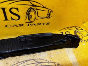 LEWE WYPEŁNIENIE WYGŁUSZENIE PIANKA BŁOTNIKA GENESIS GV70 GV80