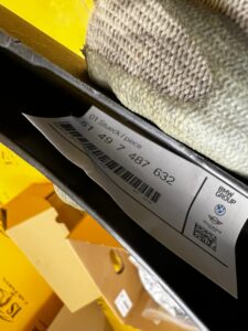 OBUDOWA ZAWIASU POKRYWY BAGAŻNIKA PRAWA BMW 4 COUPÉ G22 M4 G82 NOWA OEM