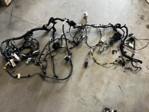 OKABLOWANIE WIĄZKA KOMORY SILNIKA FORD ESCAPE MK4 1.5 EB