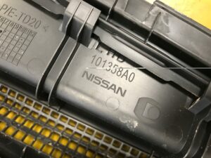 GÓRNE PODSZYBIE PLASTIKOWE NISSAN LEAF I ZE0