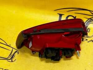 PRAWA TYLNA LAMPA W KLAPE AUDI A4 B8 SEDAN