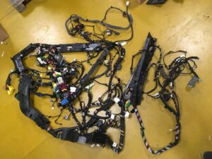 WIĄZKA INSTALACJA BEZPIECZNIKI KABINY INFINITI Q30