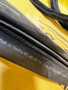 KAROSERYJNA USZCZELKA KLAPY BAGAŻNIKA AUDI A8 D5