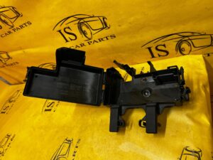 SKRZYNKA PUSZKA BEZPIECZNIKÓW FORD MUSTANG VI