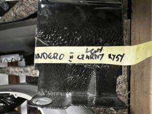 BŁOTNIK PRZÓD PRZEDNI LEWY DACIA SANDERO II LIFT 676