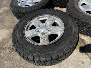 KOŁA FELGI OPONY TERENOWE JEEP GRAND CHEROKEE COMMANDER WRANGLER 265/65 R17