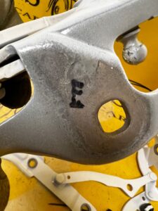 KOMPLET ZAWIASY BAGAŻNIKA LEWY PRAWY BMW SERIA 2 F22